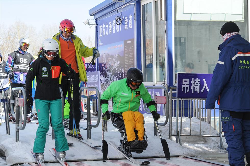 中國人的冰雪故事：雪場“刀鋒”三人行