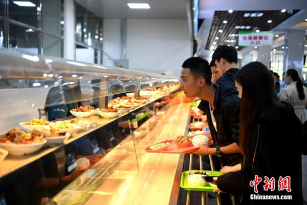 โรงอาหารจีนใช้ "จานอัจฉริยะ" คิดเงินอัตโนมัติ