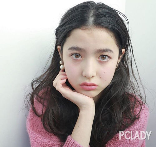 别羡慕混血萝莉啦 她们老得快这事我会说?