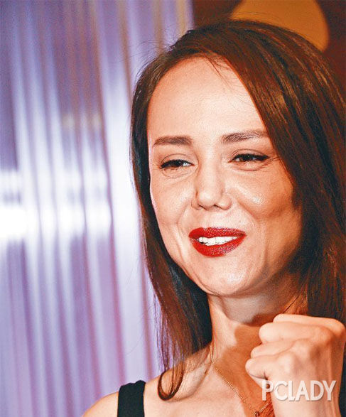 别羡慕混血萝莉啦 她们老得快这事我会说?