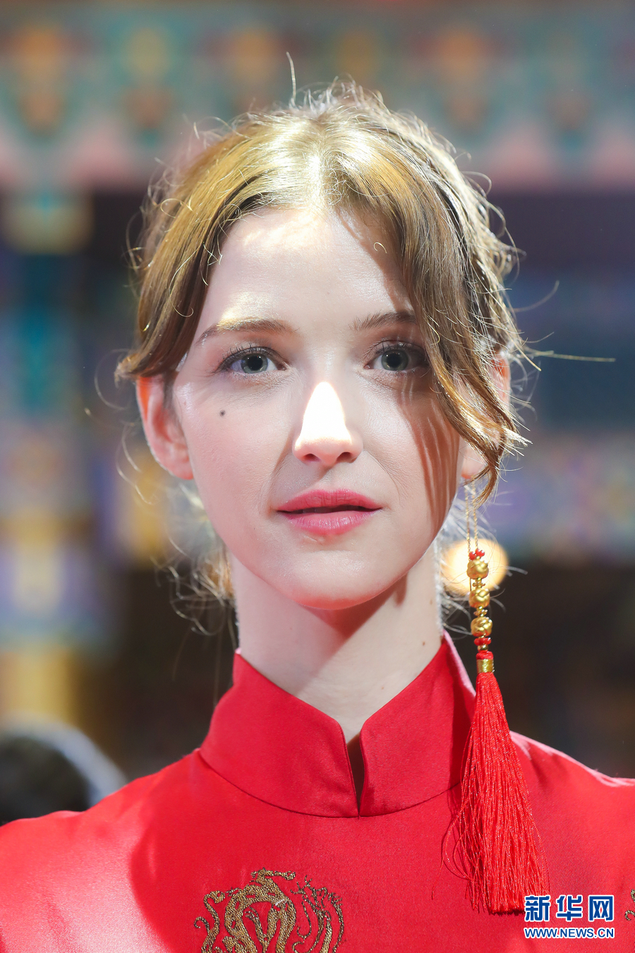 EVE CINA时装秀 携手绣娘致敬“黄金岁月” EVE CINA时装秀 携手绣娘致敬“黄金岁月”