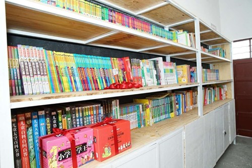 洱海边的爱心图书馆：一场与书有关的阅读公益活动