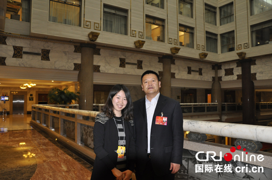 马汉成代表:特色产业发展助力宁夏固原脱贫"摘帽"