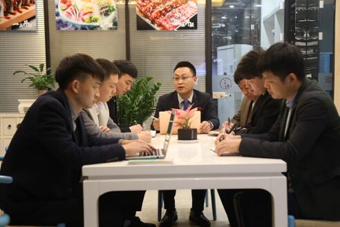 云访谈《崛起中国》 连线“杭州一嘉丼饭餐饮”创始人吴镇江