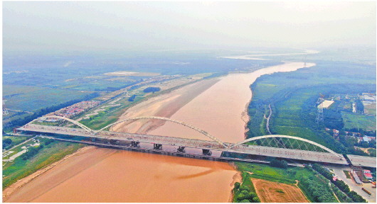 齐鲁黄河大桥雄姿初显