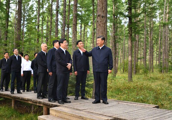 ​​​​​​​Pangulong Tsino, naglakbay-suri sa forest farm sa probinsyang Hebei_fororder_20210824XiHubei1600