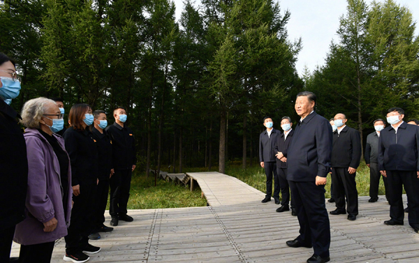 ​​​​​​​Pangulong Tsino, naglakbay-suri sa forest farm sa probinsyang Hebei_fororder_20210824XiHubei3600