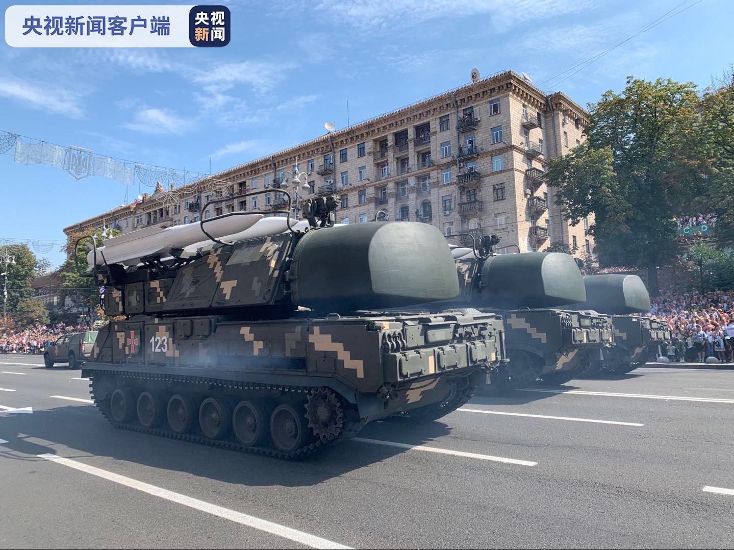 乌克兰举行阅兵式庆祝独立30周年