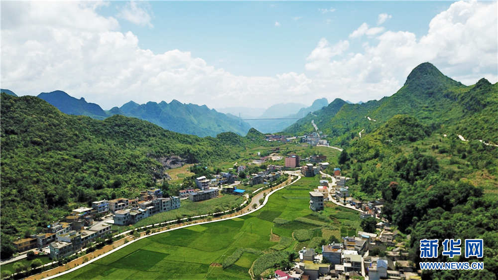 黔中腹地田园秋景美如画