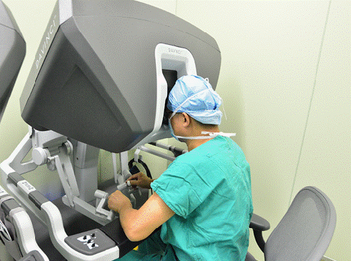 哈医大二院完成达芬奇机器人胸外科日间手术