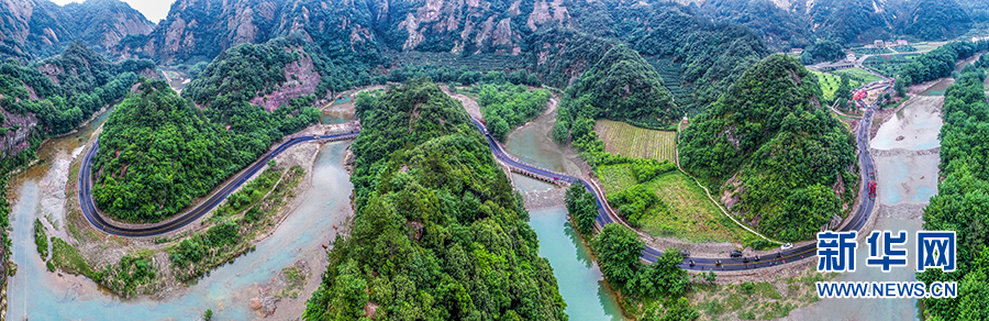 宜昌五彩公路蜿蜒曲折層層迭起