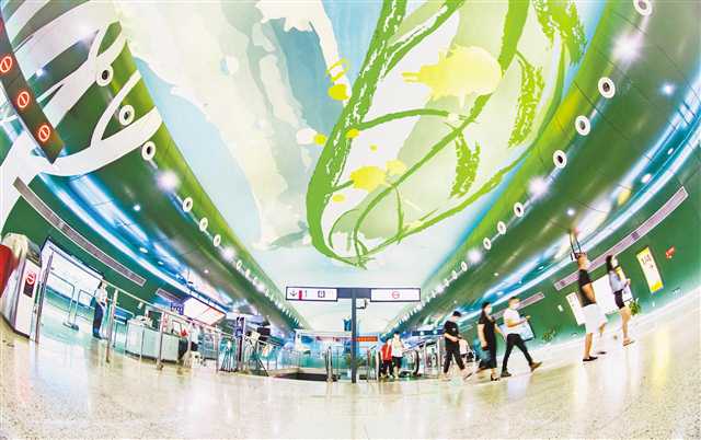 重庆：地铁站 美如画
