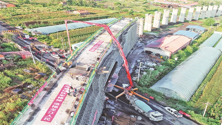 佳鹤铁路鹤岗特大桥合龙