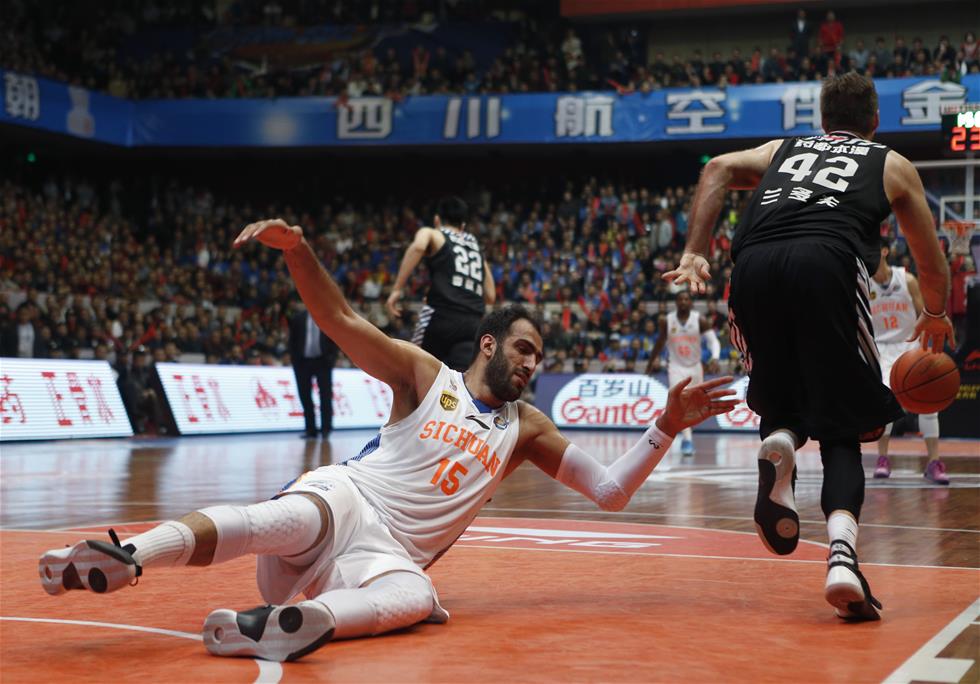 CBA总决赛第三场：四川战胜辽宁