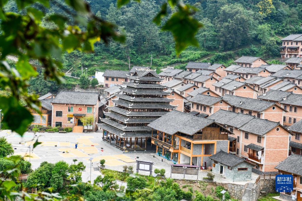 （中首）贵州镇远：报京侗寨秋色美