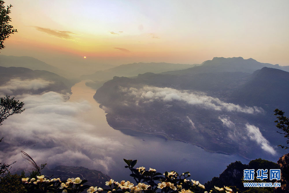 湖北巴东：武落钟离山磅礴大气