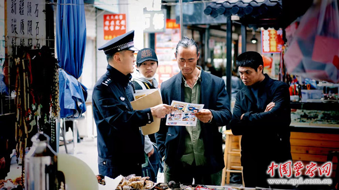 （转载）平凡铸忠诚 百姓贴心人——记成都市公安局青羊区分局草堂派出所琴台社区民警呼伟