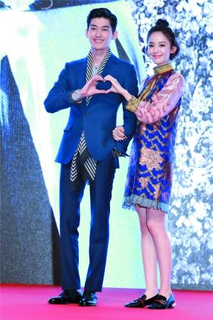 《山海经》将播 张翰亲吻娜扎自称“心无杂念”