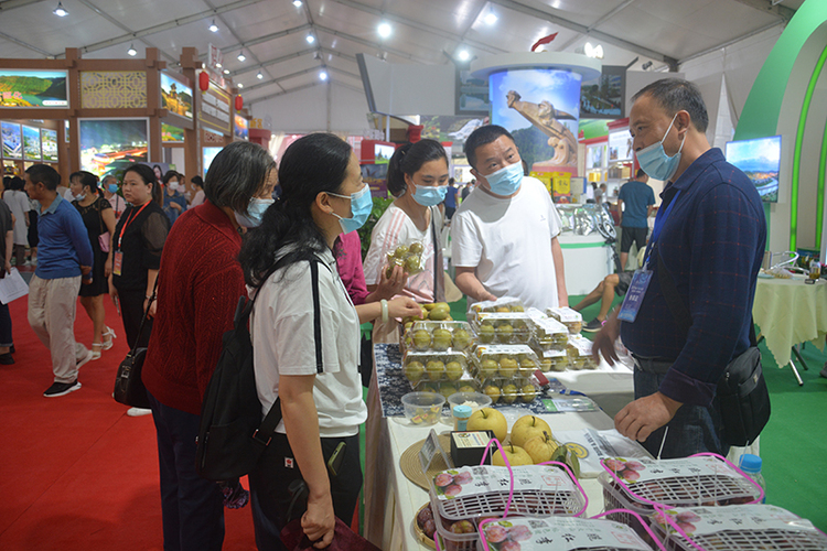 袁敏说,近年来,全市大力实施餐饮公共品牌战略,餐饮产业已成为广元