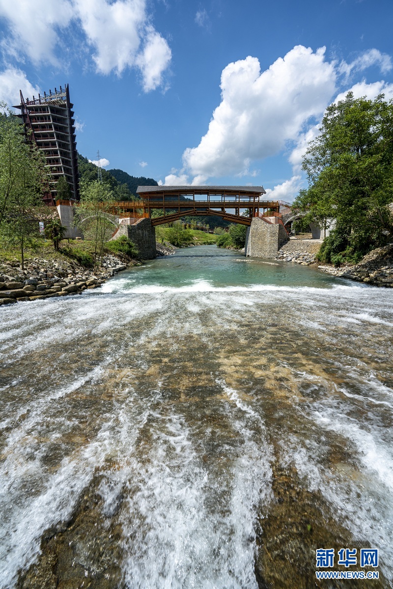 湖北宣恩：百年古寨里的土家建筑艺术