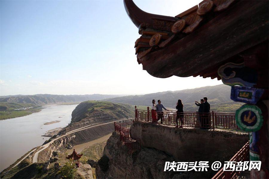 绿树浓阴夏日长 邂逅美丽神木