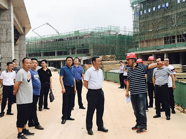 绵阳梓潼县委书记周琳调研两弹一星干部学院建设情况