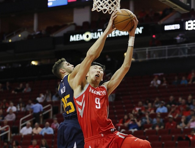 中国籍球员下放周琦非首人 阿联大巴皆有此经历 中国籍球员下放周琦非首人 阿联大巴皆有此经历