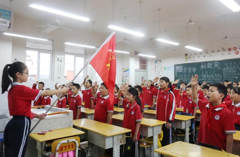 开学第一天 孩子们元气满满进校园