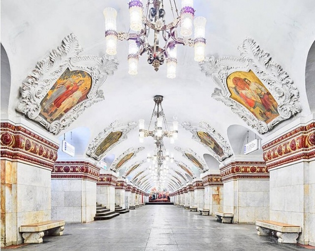 世界上最漂亮的地铁：莫斯科地铁的奢华画风