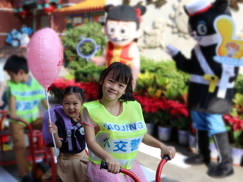 开学第一天 孩子们元气满满进校园