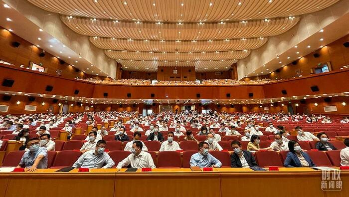 개학 첫 수업, 습근평 주석 청년간부들에게 간곡한 당부 전해_fororder_66