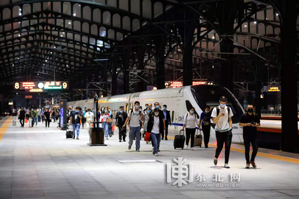哈鐵恢復及增開25對列車服務旅客出行