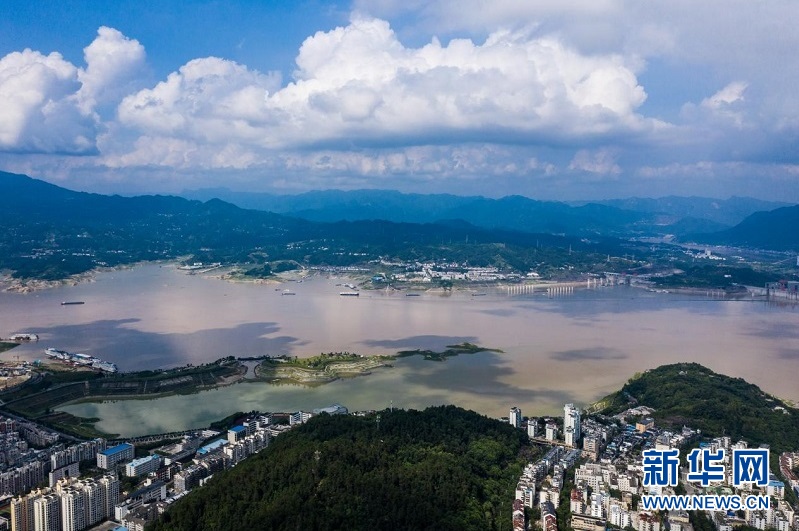 湖北宜昌：峽江鑲綠邊 城市“美了顏”