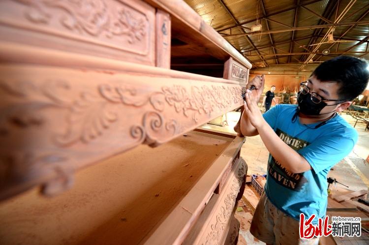 河北大城：红木文化产业带富一方百姓
