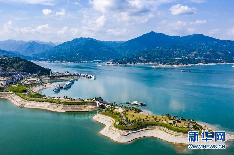 湖北宜昌：峽江鑲綠邊 城市“美了顏”