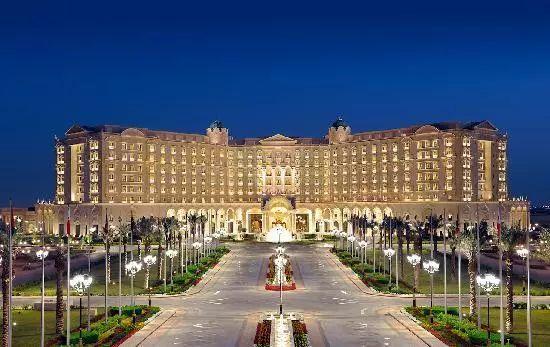 被逮捕的王室成员及政府官员被扣押在沙特首都利雅得使馆区的丽思卡尔顿酒店_fororder_ygPJ-fynmzun0485079