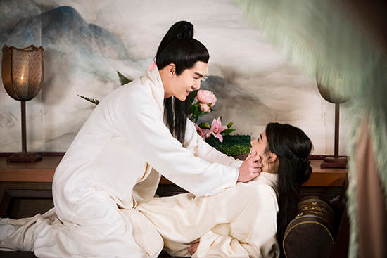 盛一伦将军在上热播圆房大戏引粉丝围观