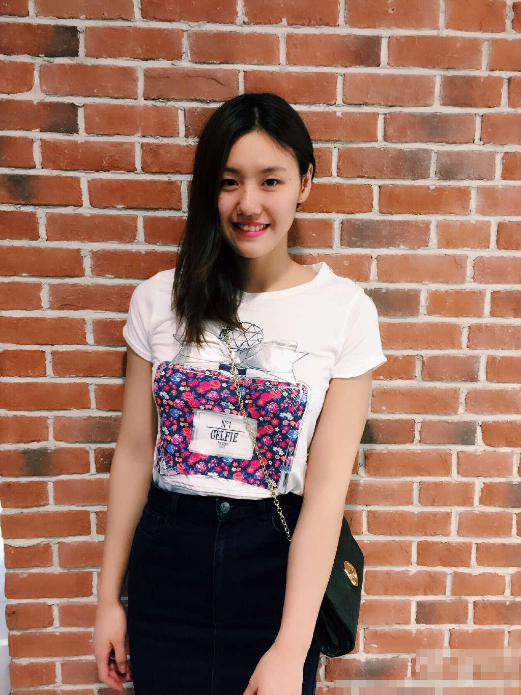 游泳女神晒甜美自拍 清纯可人宛如神仙姐姐