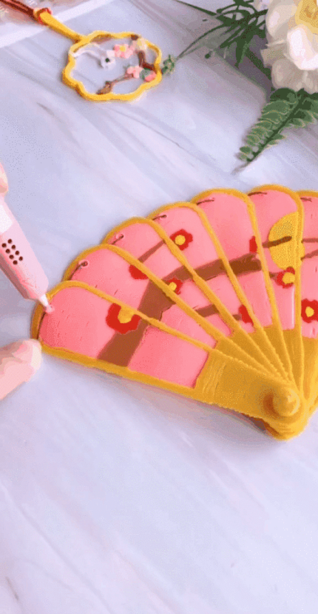 中国“奢侈品”火遍全球！TikTok网友花式秀中国扇_fororder_中国“奢侈品”火遍全球！TikTok网友花式秀中国扇 （三审）524