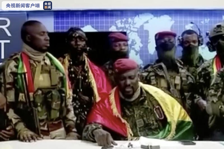 总台独家专访几内亚总统顾问丨军人集团武力夺权 地方官员开始权力移交