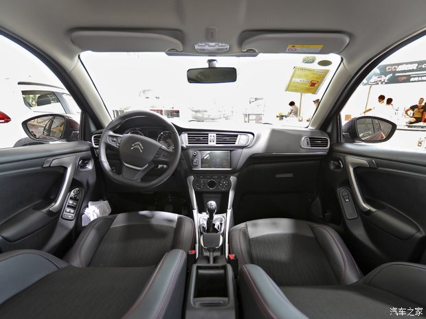 日前,东风雪铁龙正式宣布2018款雪铁龙c3-xr正式上市,新车官方指导