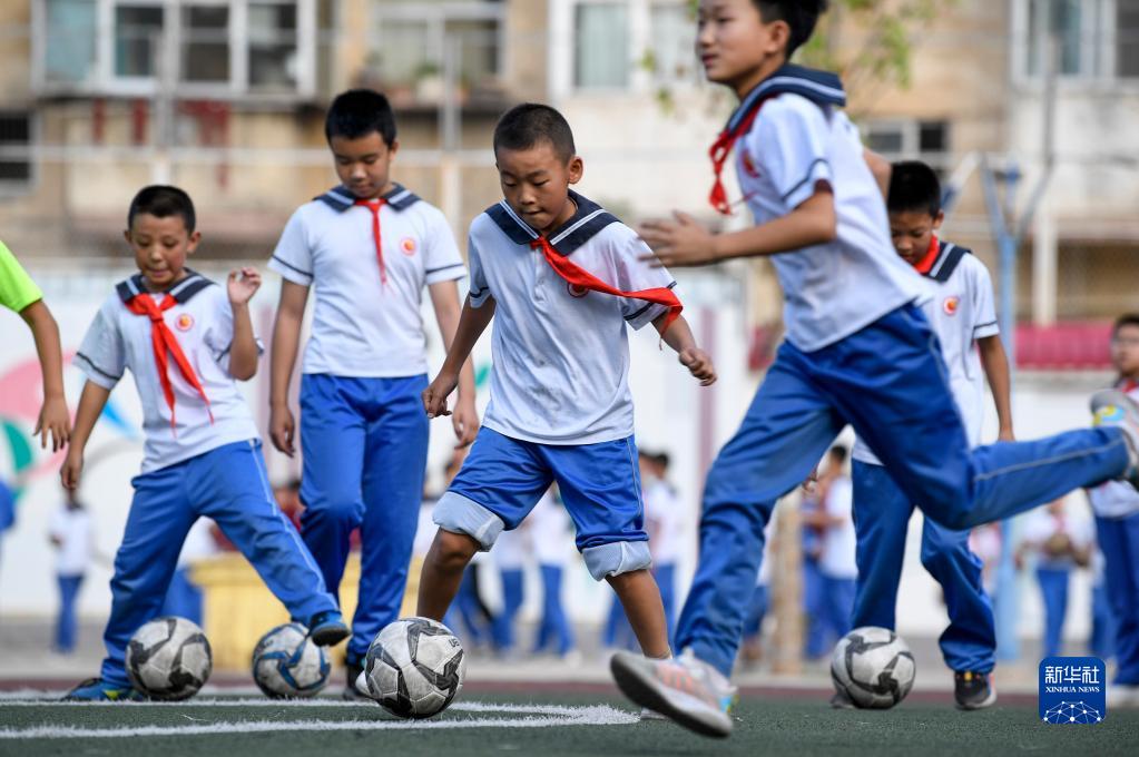课后多彩活动让学生动起来