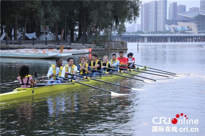 絲路大V：在“中國最美靜水賽道”體驗賽艇，過癮