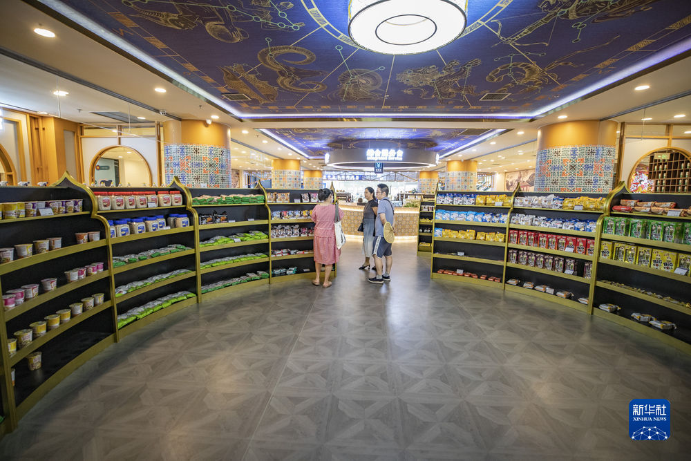 【城市远洋带图】重庆：“丝路花街”构建“一带一路”消费新体验