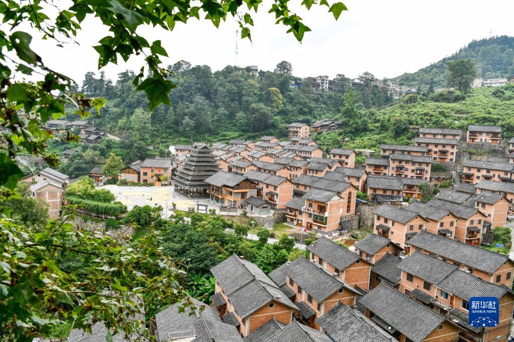 （中首）贵州镇远：报京侗寨秋色美