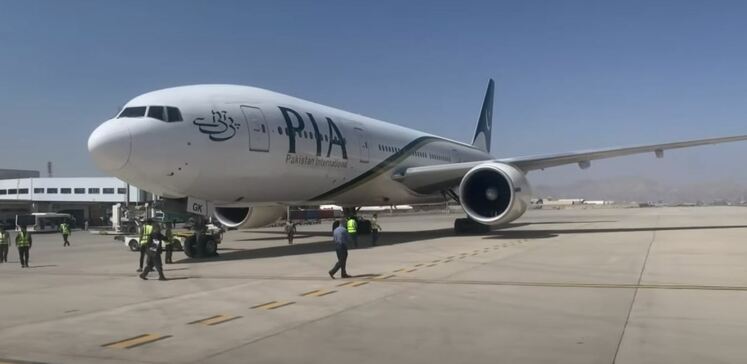 اولین پرواز تجاری بین المللی پس از آغاز بهره برداری مجدد از فرودگاه بین المللی کابل روی زمین نشست_fororder_20210913155047356