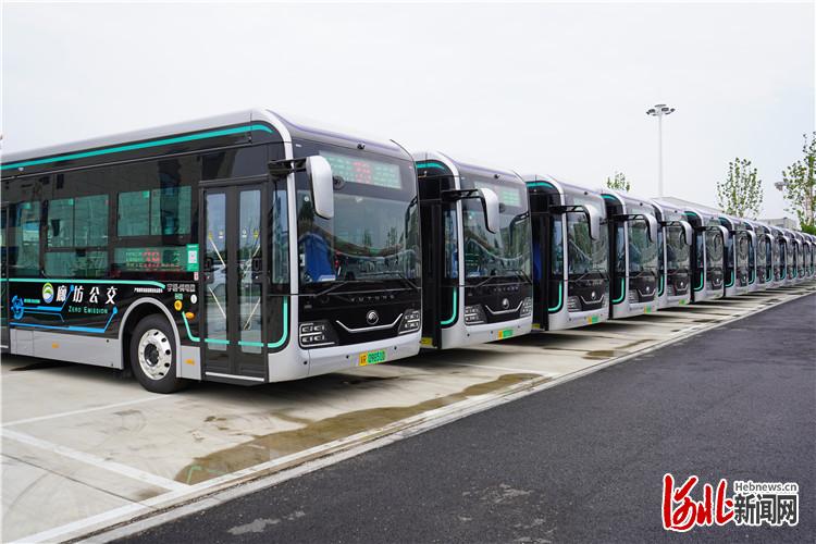 河北廊坊：30部“黑金剛”高端公交車9月14日正式運行