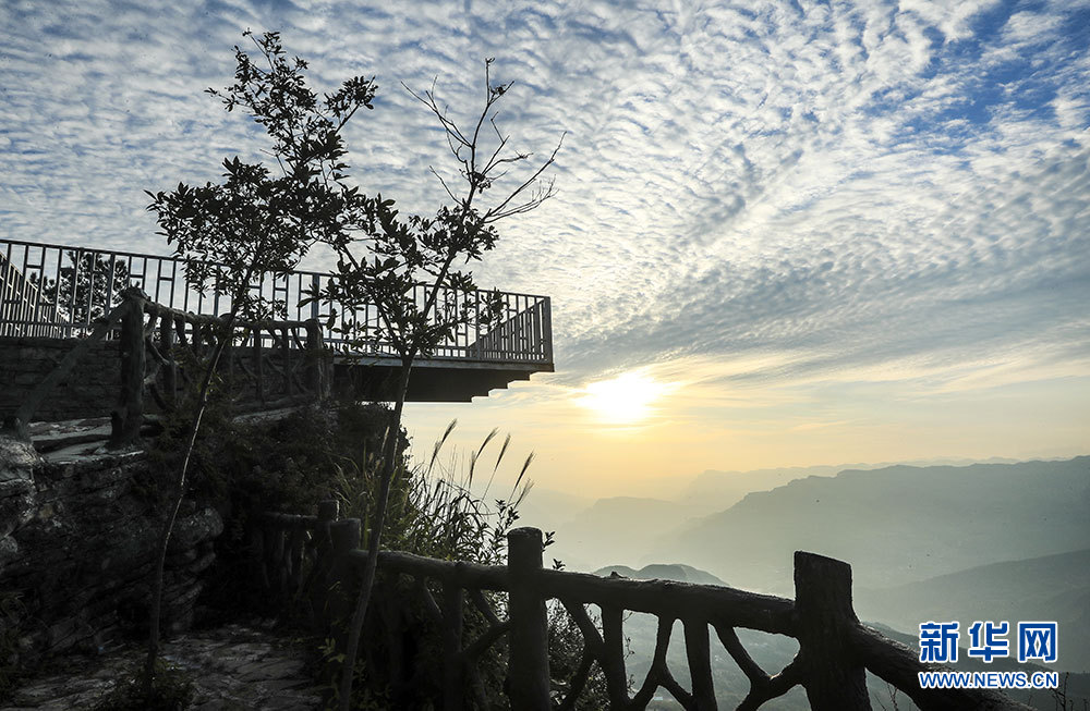 湖北巴東：武落鐘離山磅薄大氣