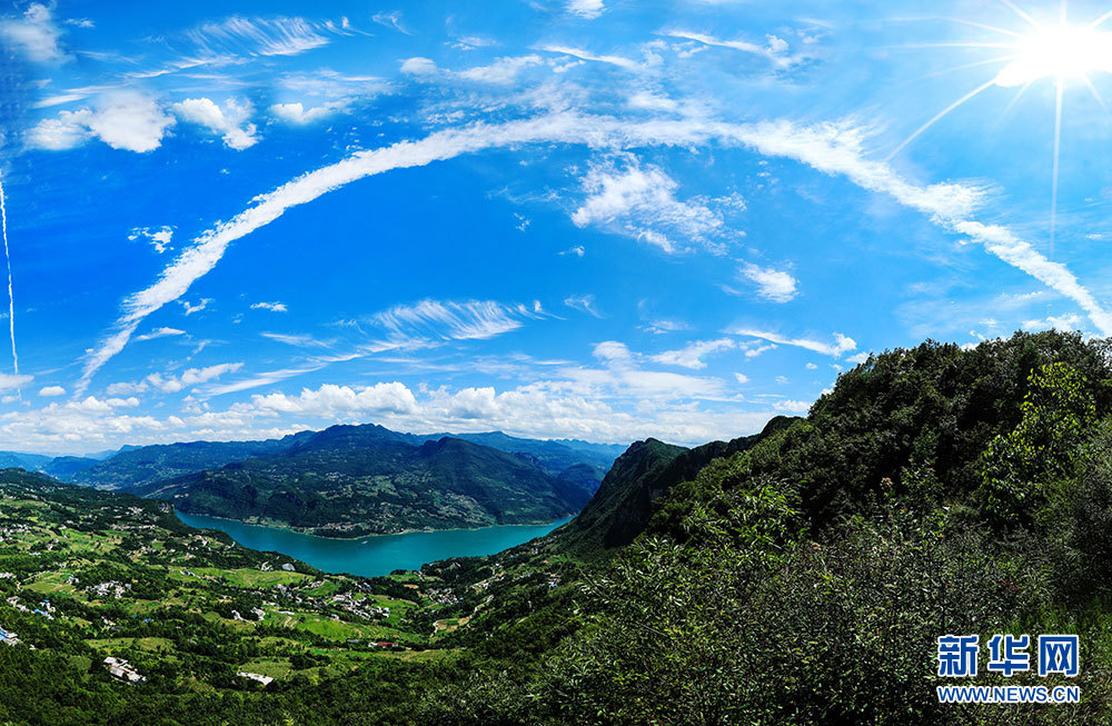 湖北巴东：武落钟离山磅礴大气