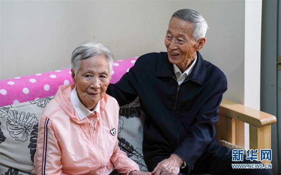 傳奇的英雄 無悔的忠誠——記刑偵痕跡檢驗專家崔道植